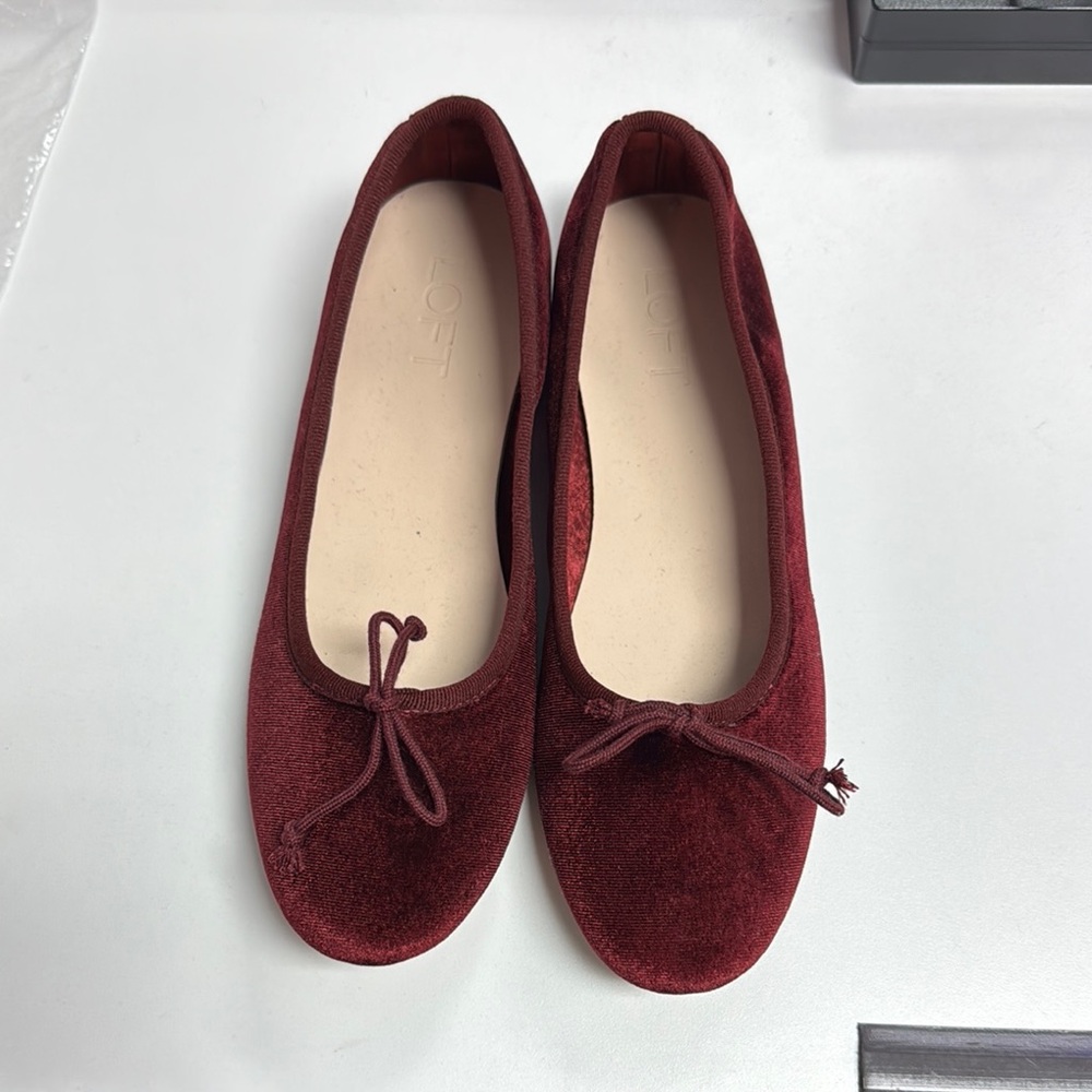 LOFT Women's Burgundy Ballet Flats
